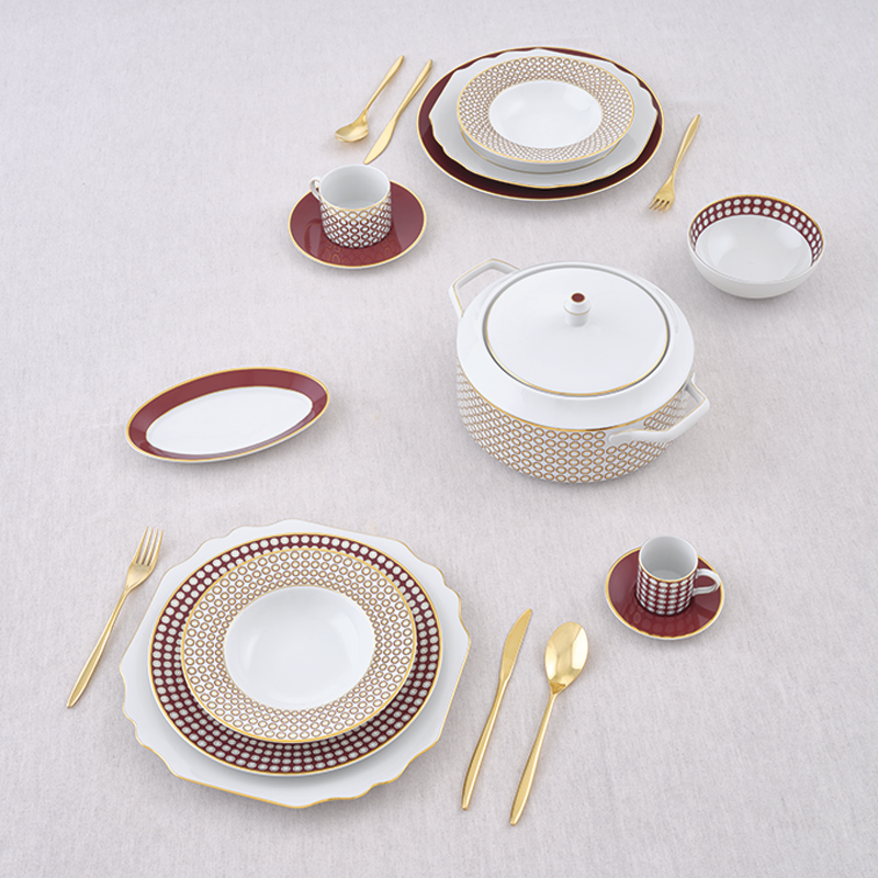 Porcel Ruby and Premium Gold tableware mix – luxurious porcelain with gold detailing